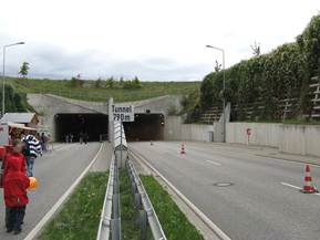 Warnowtunnel Rostock (Bild: wikipedia/ Niteshift, Lizenz: CC BY 3.0) Warnowtunnel Rostock