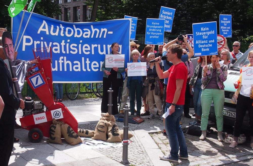 Aktion von campact! und GiB am 16. Juni vor dem Treffen der MinisterpräsidentInnen.