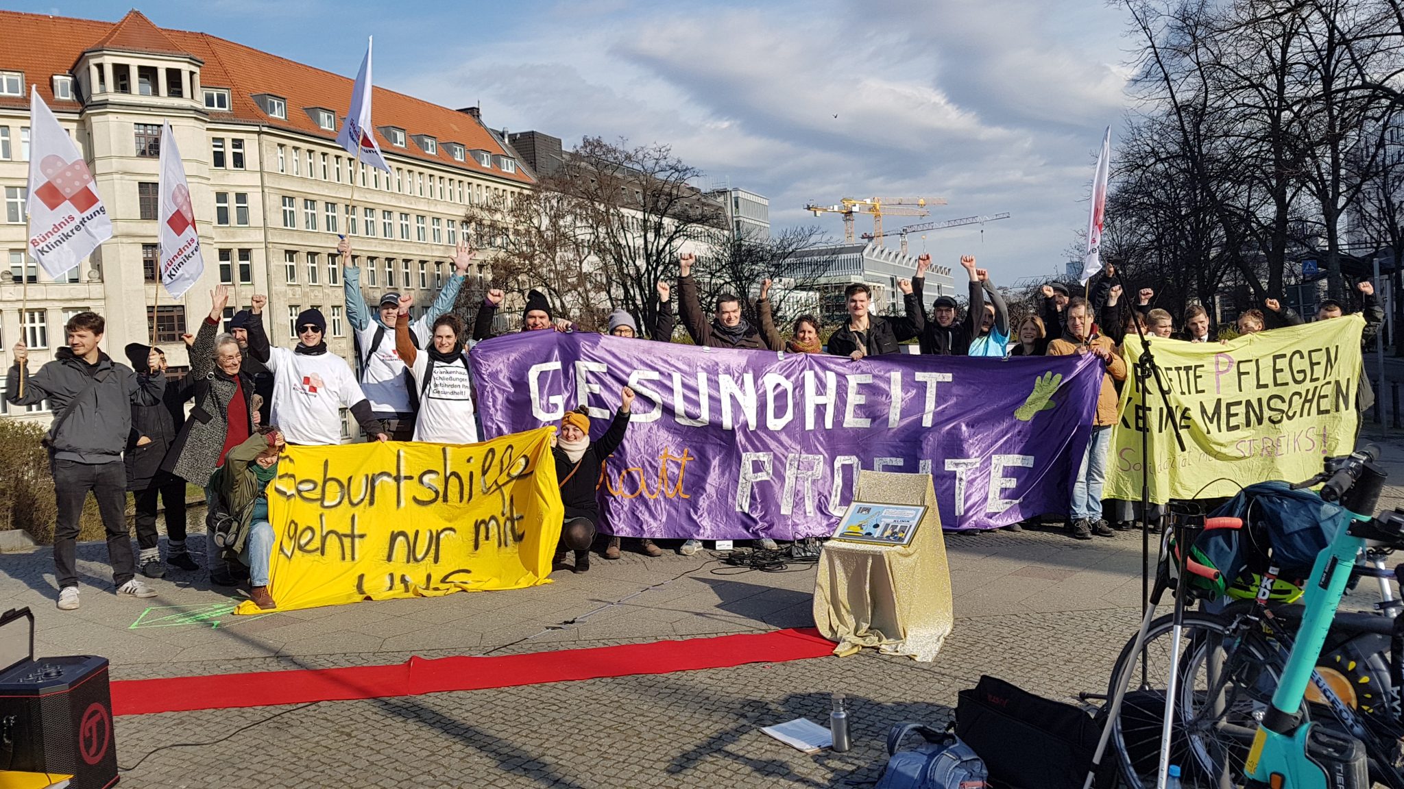 Protestaktion zum DRG-Forum am 30.3.2023. Bild: Bündnis Klinikrettung