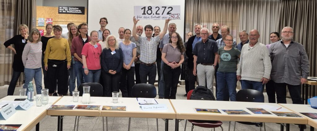Am 23. Juli fand der vierte Runde Tisch SEZ statt. In einer gemeinsamen Erklärung wird ein Moratorium für alle Veränderungen auf dem SEZ-Gelände gefordert: „Kein Abriss, keine Neubebauung, keine Baumfällungen bis zur gesamtheitlichen Klärung der Zukunft des Standorts und seines unmittelbaren Umfelds.“ Zur kompletten Erklärung