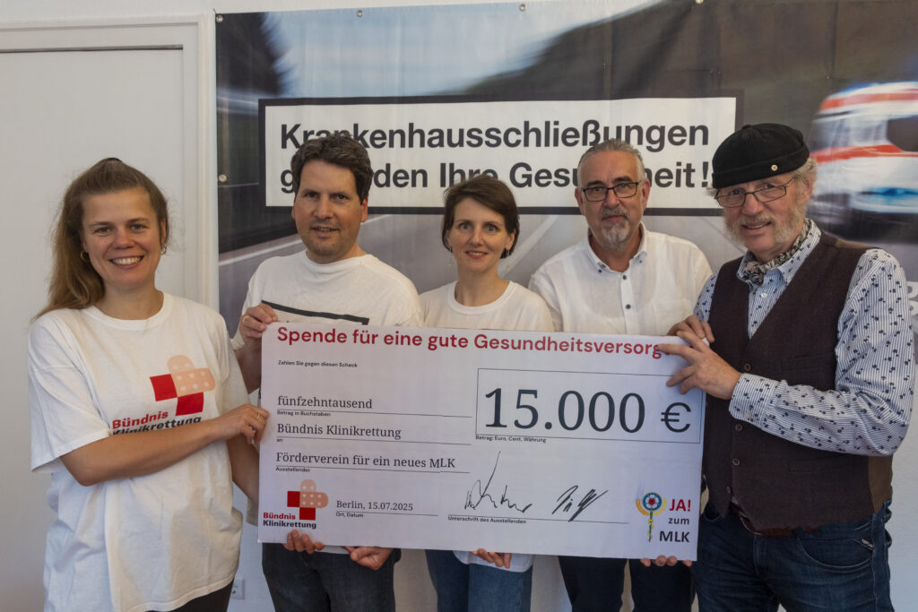 Der Förderverein für ein neues Martin-Luther-Krankenhaus in Zeven setzte sich gegen die Schließung des dortigen Krankenhauses ein. Nach der Schließung hat sich der Verein aufgelöst und einen Teil seines Vereinsvermögens an das Bündnis Klinikrettung übergeben.